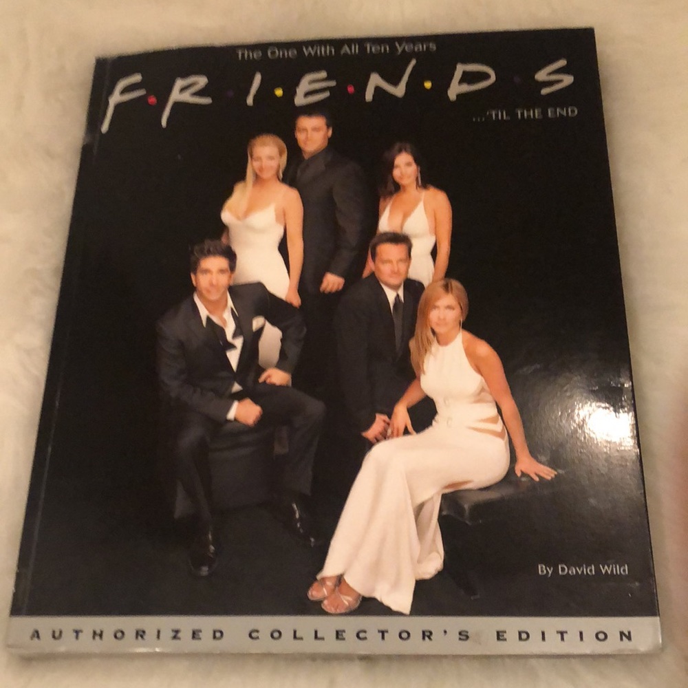 FRIENDS Collector’s Edition 2004 Book, Photo Clip Frame and Coffee Mug - Picture 8 of 12